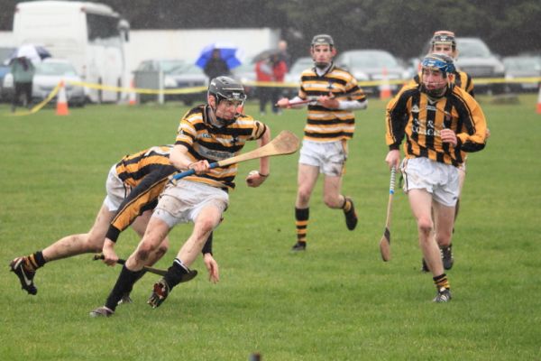 Coláiste Eoin v Caislean an Chomair. Féach griangrafanna anseo 