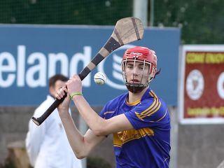 2015 Hurling 7's - Keady win shield