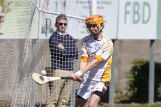 MHL1 action v St. Vincents (photo by Steven Dagg)