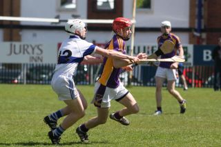 MHL1 action v St. Vincents (photo by Steven Dagg)