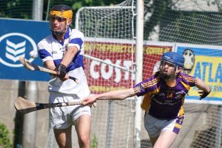 MHL1 action v St. Vincents (photo by Steven Dagg)