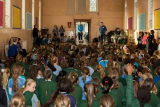 Sam comes to visit St Raphaelas