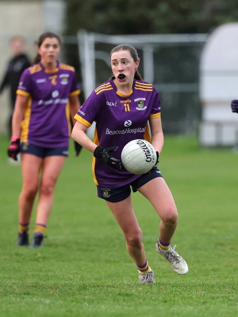 Kilmacud no 11 solos the ball